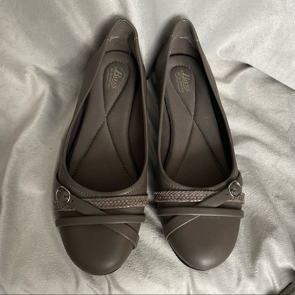 GH Bass & Co - womens Flats